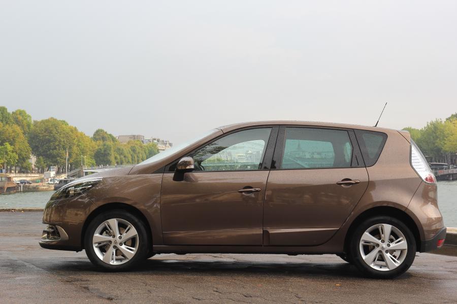  Renault Scenic 2013 года  (фото 11 из 34)